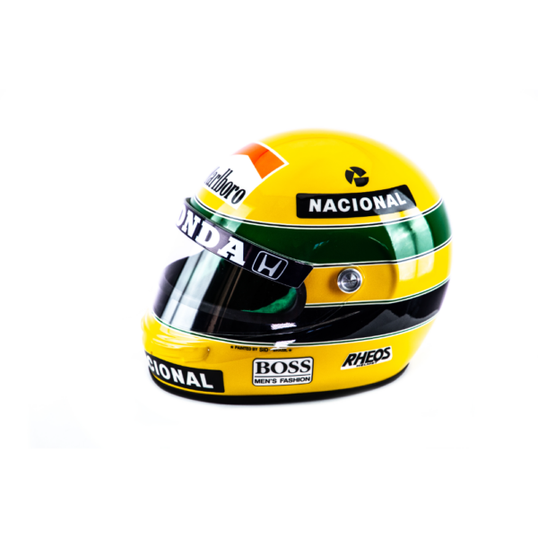 Kit Capacetes Ayrton Senna: Réplica Oficial Bicampeonato Mundial 1990 e Miniatura Primeira Vitória 1985 - Imagem 3
